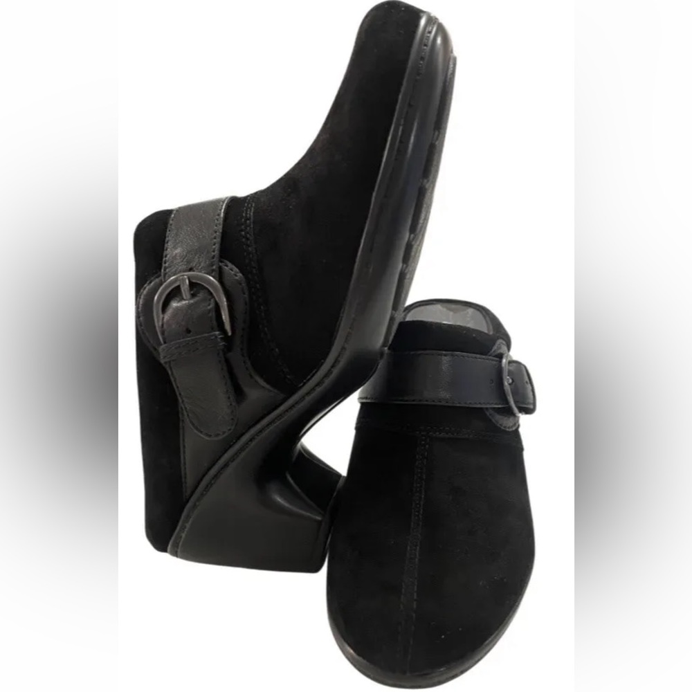 Clarks Bendables black suede mules Size 6